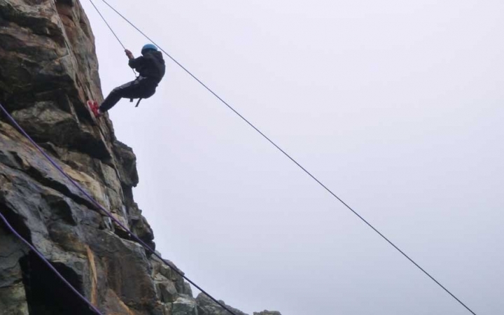 rock climbing course for young teens